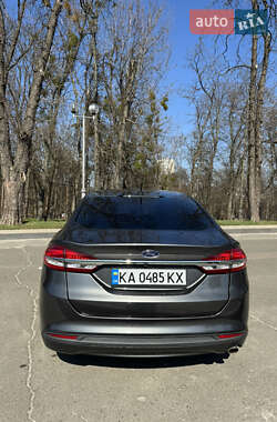 Седан Ford Fusion 2016 в 