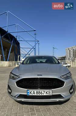 Седан Ford Fusion 2018 в 