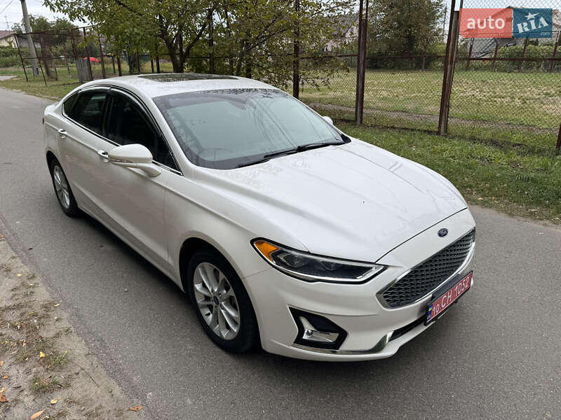 Седан Ford Fusion 2019 в Києві