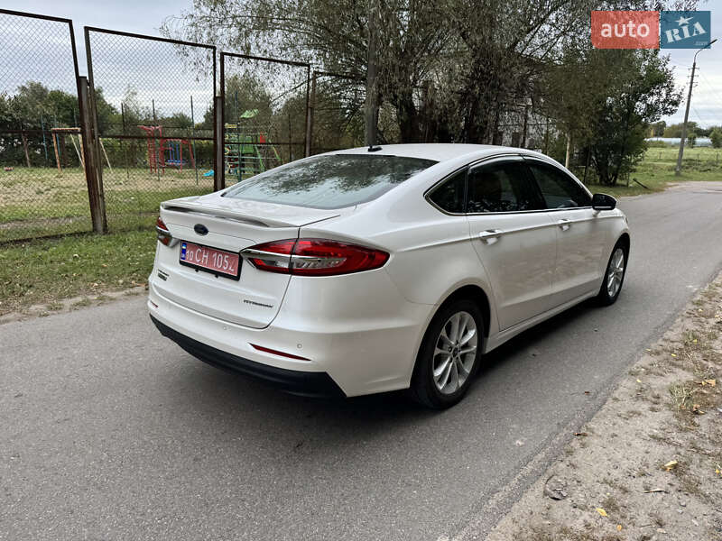 Седан Ford Fusion 2019 в Києві