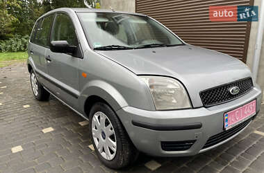 Хэтчбек Ford Fusion 2005 в Косове