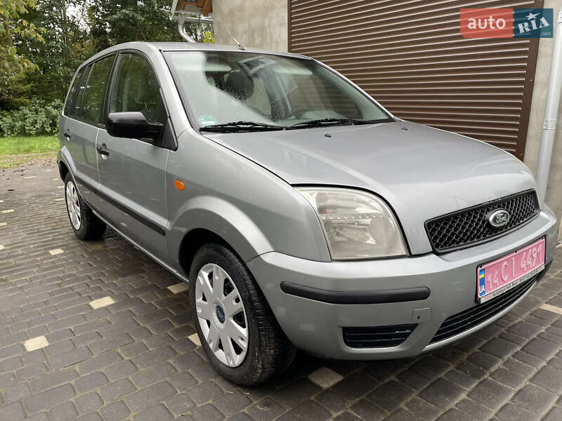 Хэтчбек Ford Fusion 2005 в Косове