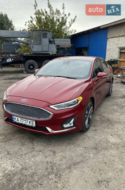 Седан Ford Fusion 2019 в 
