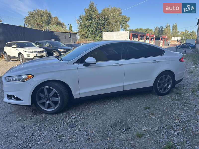 Седан Ford Fusion 2015 в Ніжині