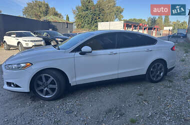 Седан Ford Fusion 2015 в 