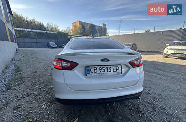 Седан Ford Fusion 2015 в 