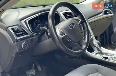 Седан Ford Fusion 2015 в 