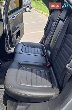 Седан Ford Fusion 2013 в 