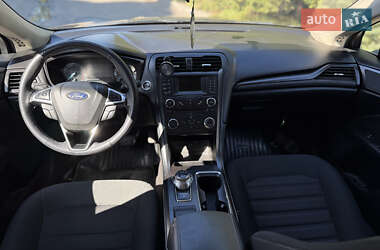 Седан Ford Fusion 2018 в 