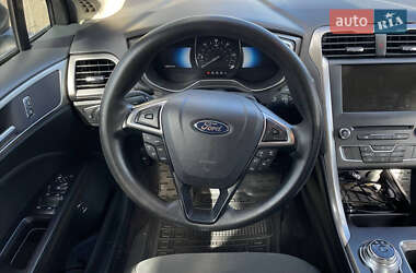 Седан Ford Fusion 2017 в 