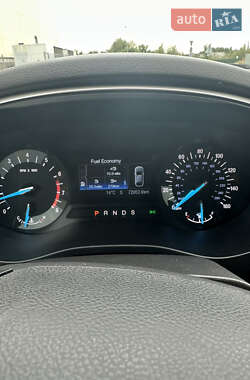 Седан Ford Fusion 2015 в 