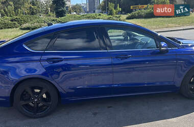 Седан Ford Fusion 2015 в 
