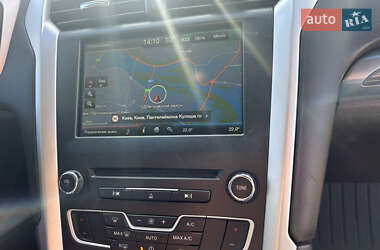 Седан Ford Fusion 2015 в 