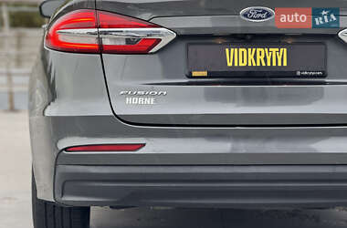 Седан Ford Fusion 2020 в 