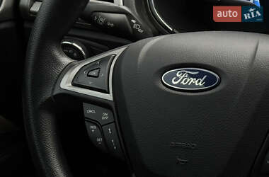 Седан Ford Fusion 2020 в 