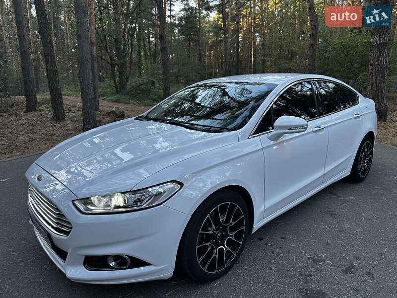 Седан Ford Fusion 2014 в 