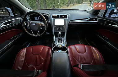 Седан Ford Fusion 2014 в 