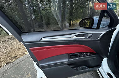 Седан Ford Fusion 2014 в 