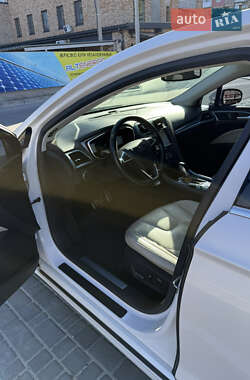 Седан Ford Fusion 2015 в Александрие