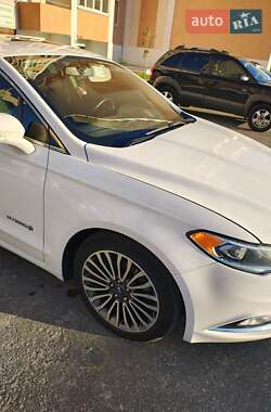 Седан Ford Fusion 2017 в 