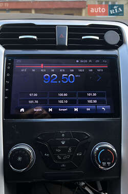 Седан Ford Fusion 2015 в 