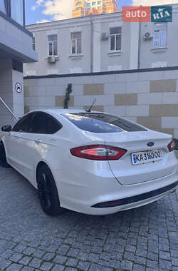 Седан Ford Fusion 2014 в 