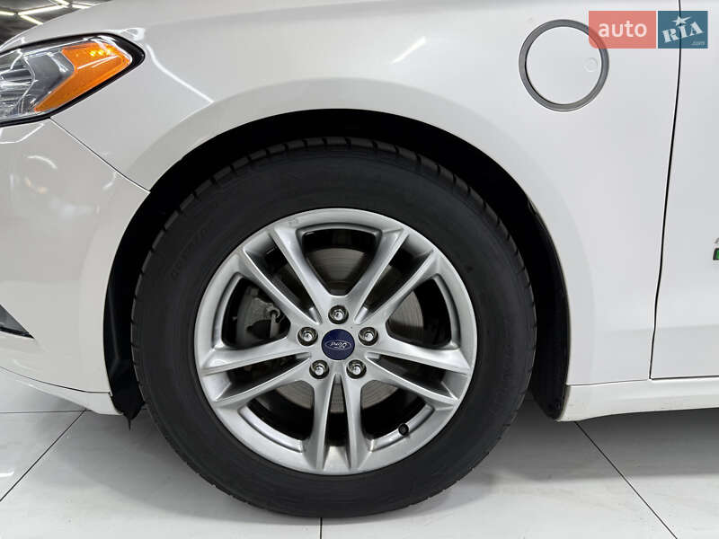 Седан Ford Fusion 2015 в Одесі