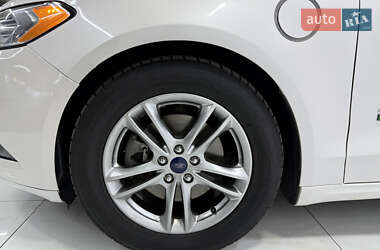 Седан Ford Fusion 2015 в 