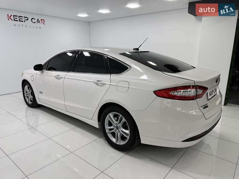 Седан Ford Fusion 2015 в Одесі
