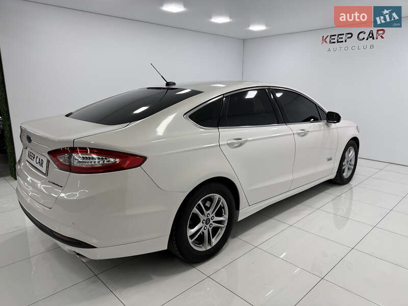 Седан Ford Fusion 2015 в Одесі
