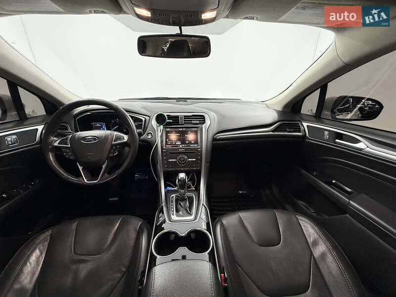 Седан Ford Fusion 2015 в Одесі