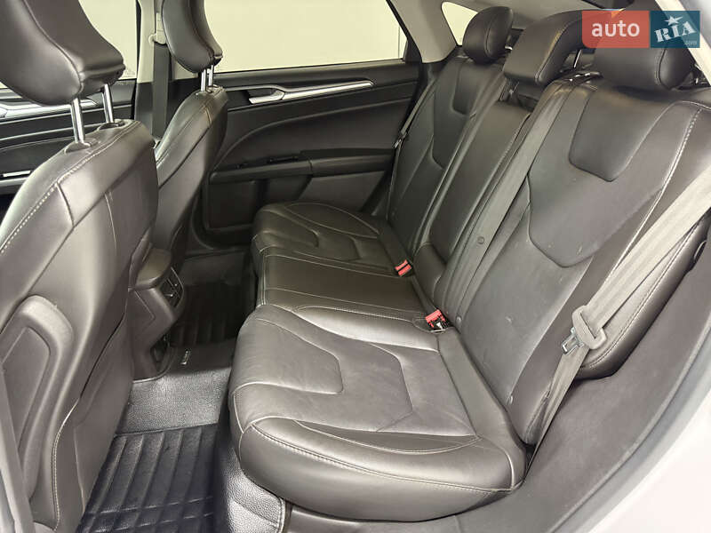 Седан Ford Fusion 2015 в Одесі
