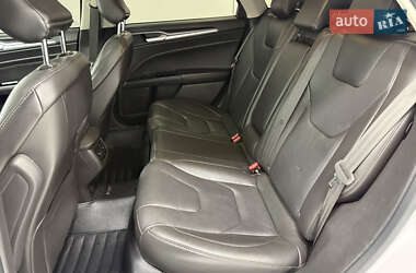 Седан Ford Fusion 2015 в 