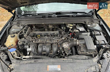Седан Ford Fusion 2015 в 