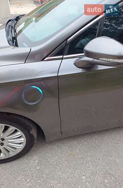 Седан Ford Fusion 2013 в 