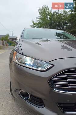 Седан Ford Fusion 2013 в 