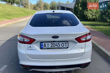 Седан Ford Fusion 2013 в 