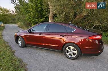 Седан Ford Fusion 2015 в 