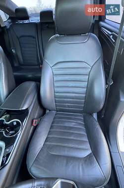 Седан Ford Fusion 2015 в 
