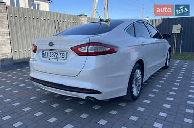 Седан Ford Fusion 2015 в 