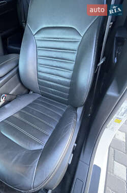 Седан Ford Fusion 2015 в 