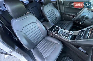 Седан Ford Fusion 2015 в 