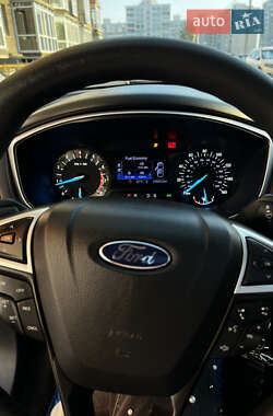 Седан Ford Fusion 2012 в 