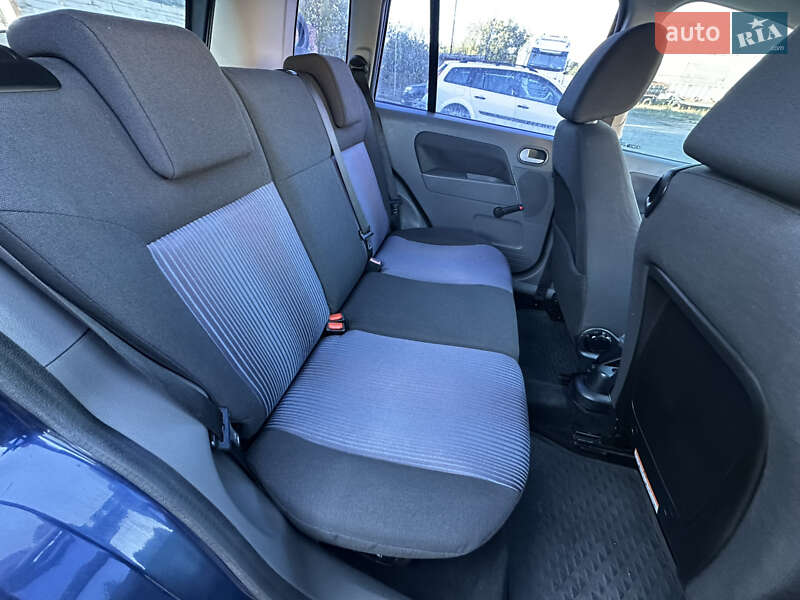 Хэтчбек Ford Fusion 2003 в Нежине