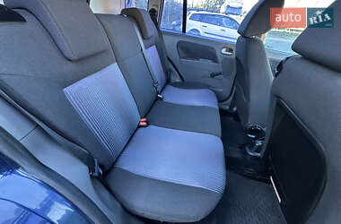 Хетчбек Ford Fusion 2003 в 