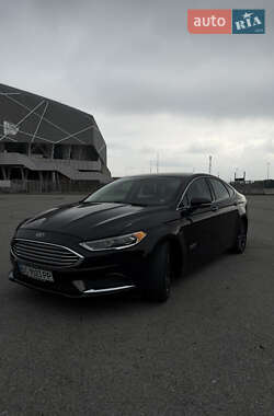 Седан Ford Fusion 2017 в 