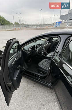 Седан Ford Fusion 2017 в 
