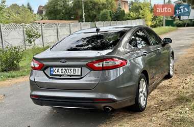 Седан Ford Fusion 2013 в 
