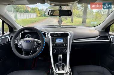 Седан Ford Fusion 2013 в 