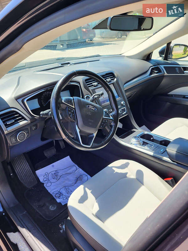 Седан Ford Fusion 2019 в Тернополі